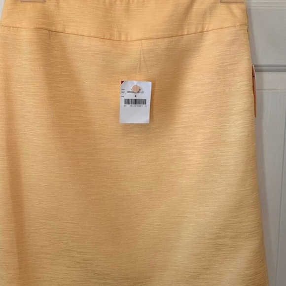 TAHARI size 4 yellow ladies suit jacket and skirt. - Picture 5 of 6